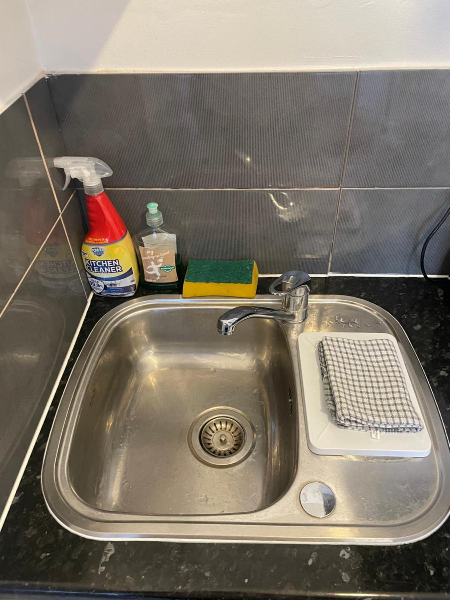 Fantastic Studio, Private Bathroom And Mini Kitchen. Thamesmead  Exterior foto